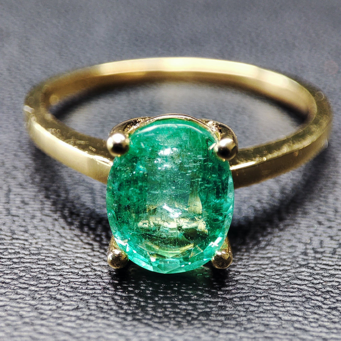 How to Tell if an Emerald Is Real ?