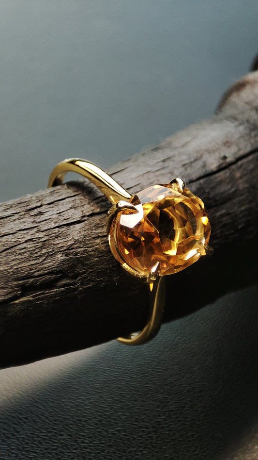 Solitaire Citrine On Yellow Gold 18 Kts
