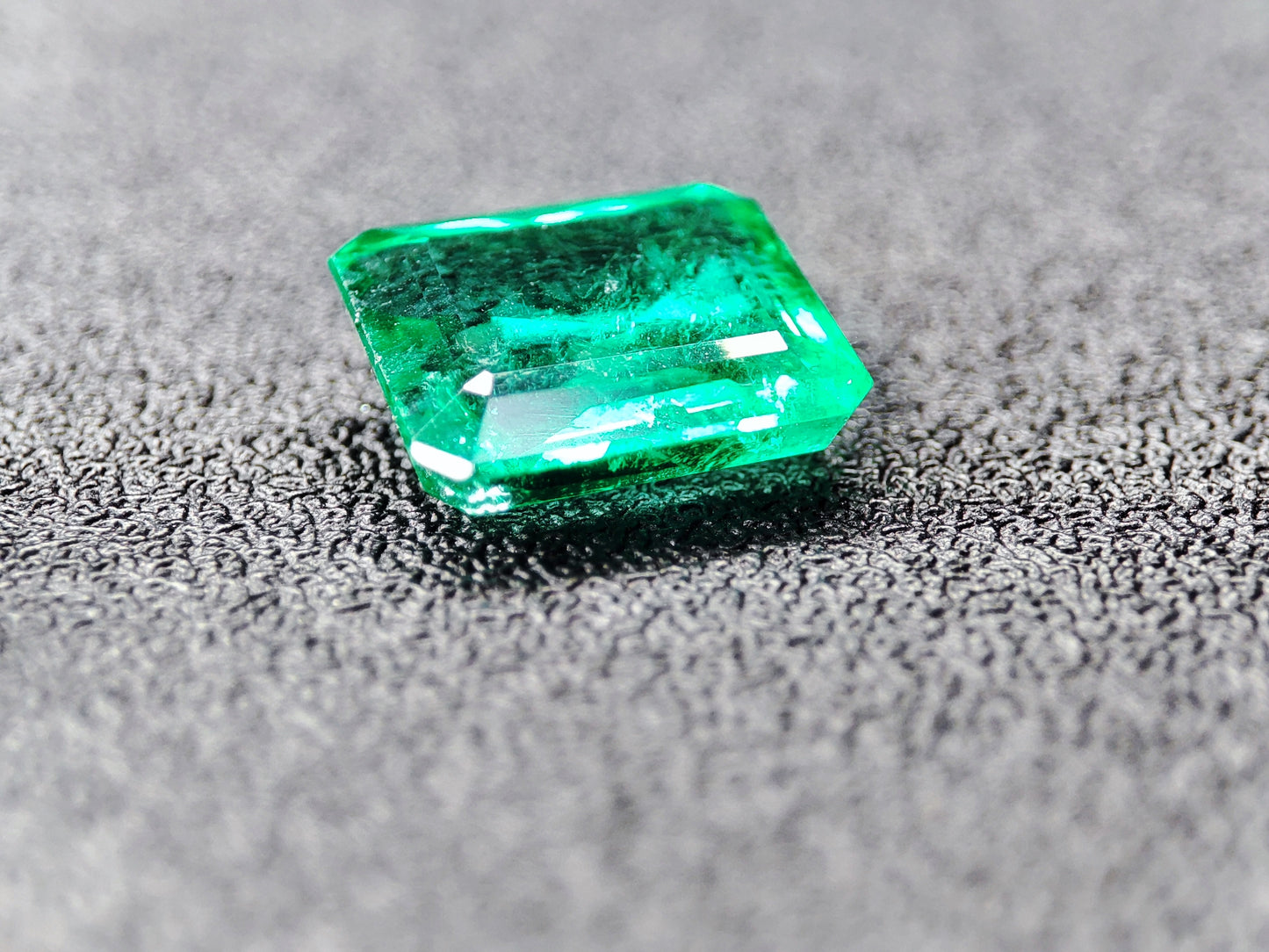 1.4 Carats Green Emerald