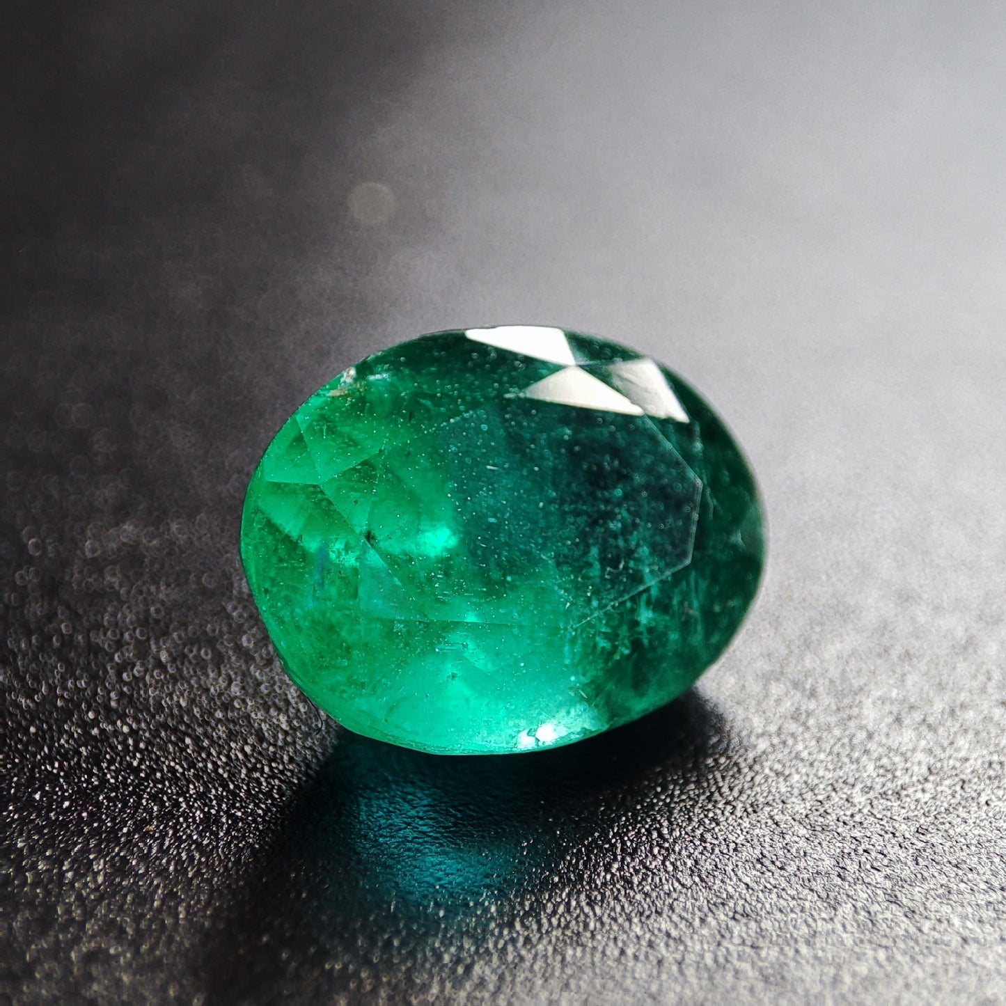 Natural Green Emerald 2.8 Cts