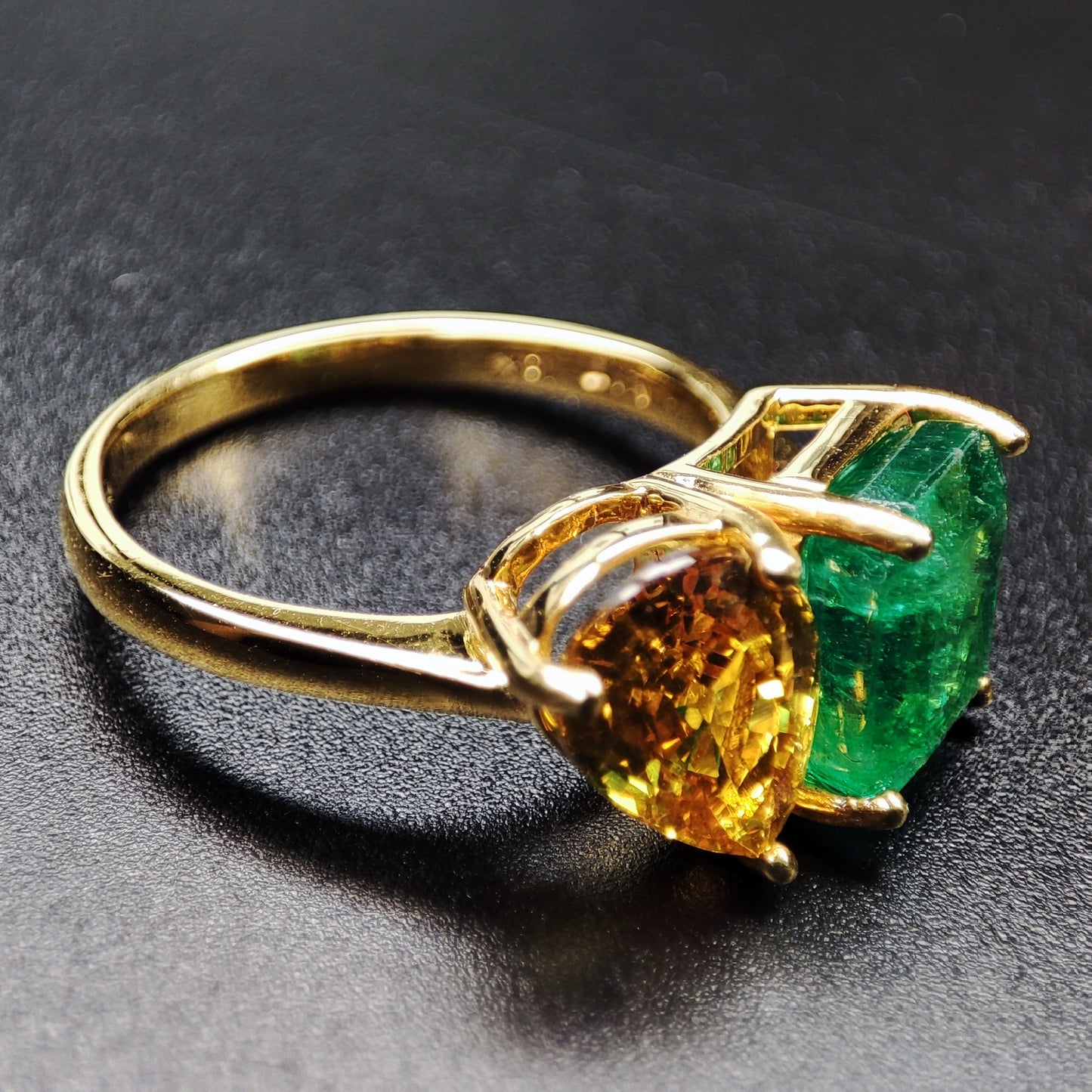 Toi et Moi Ring in Yellow Gold 18 Cts, yellow sapphire and Green emerald