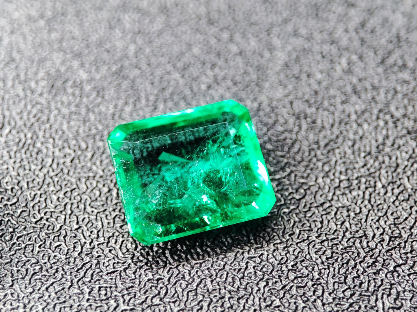 1.4 Carats Green Emerald