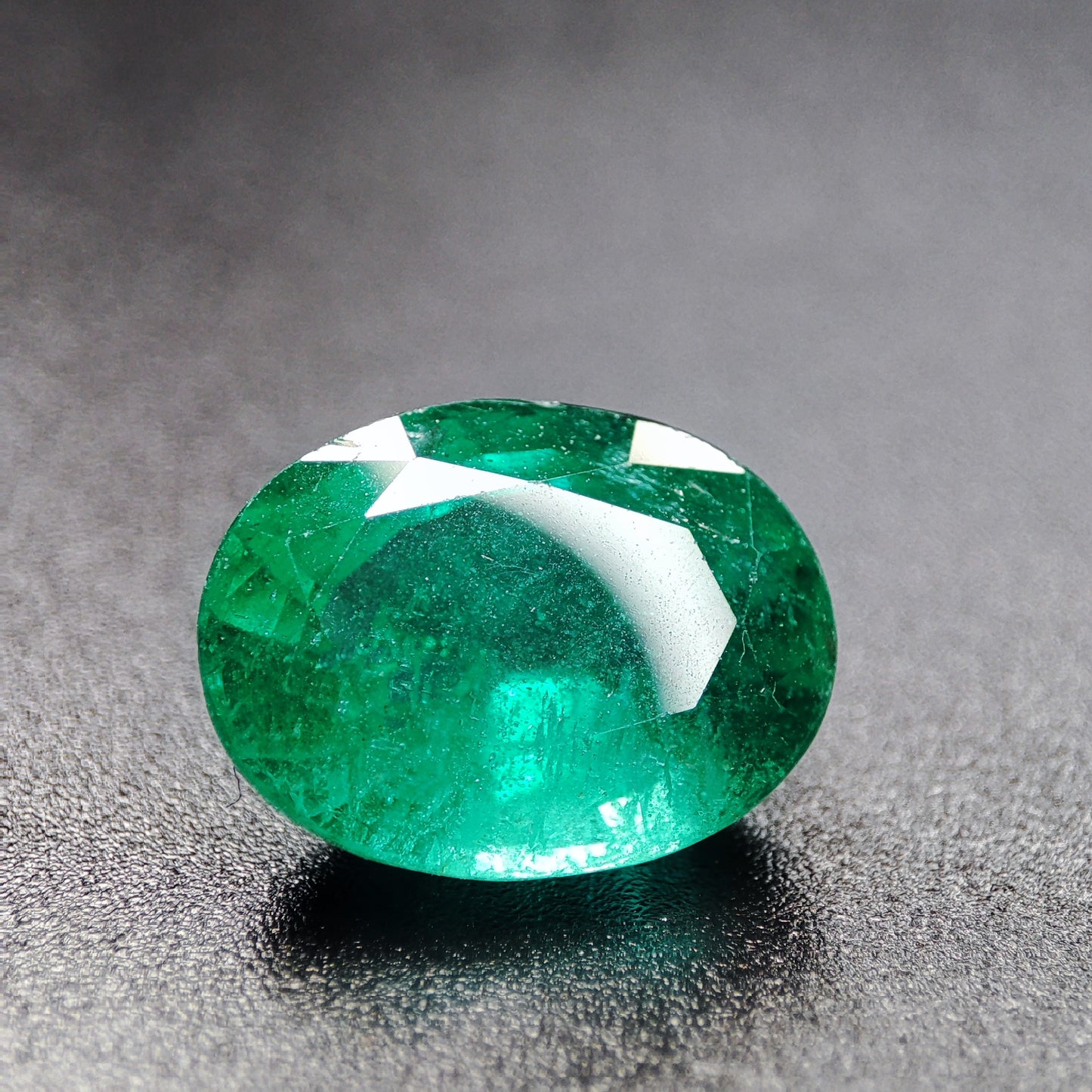 Natural Green Emerald 2.8 Cts
