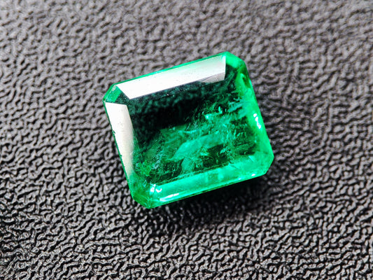 1.4 Carats Green Emerald
