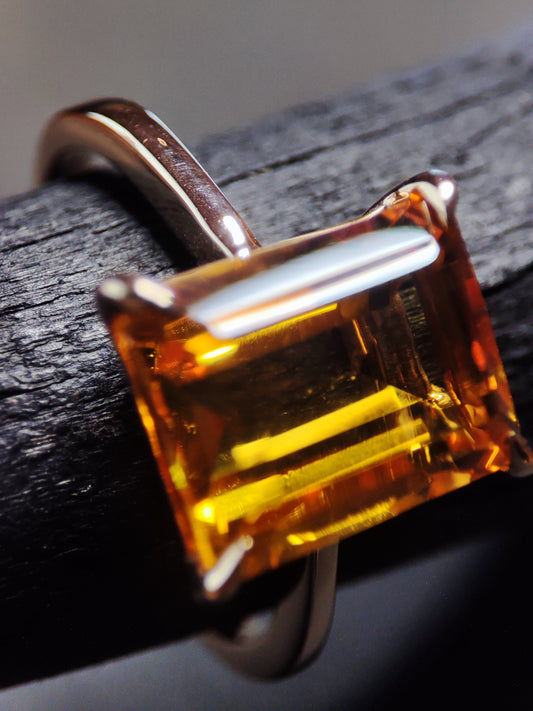 2.8 Cts Yellow Sapphire on Pink Gold Solitaire Ring