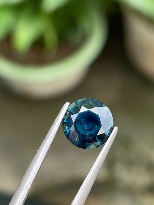 2.5 Carats Deep Blue Sapphire