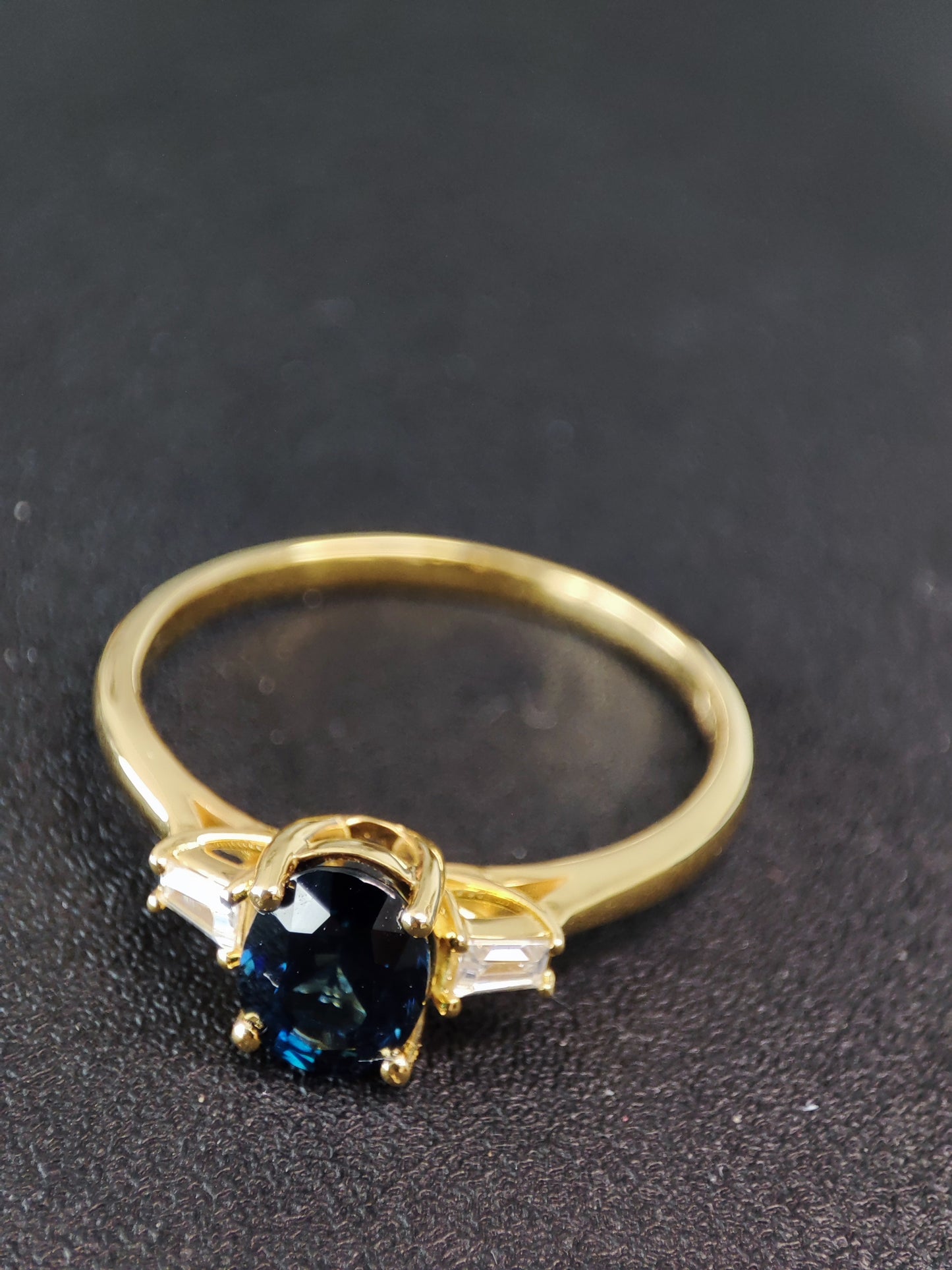 1 Cts Teal Sapphire on Yellow Gold Art Deco Solitaire Ring
