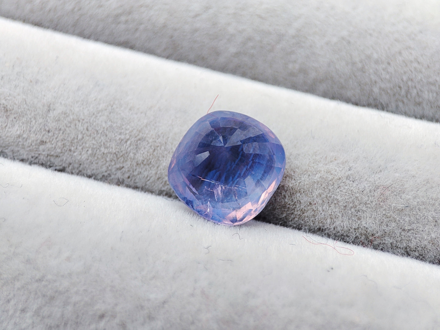 2.9 Carats Cleat Blue Sapphire