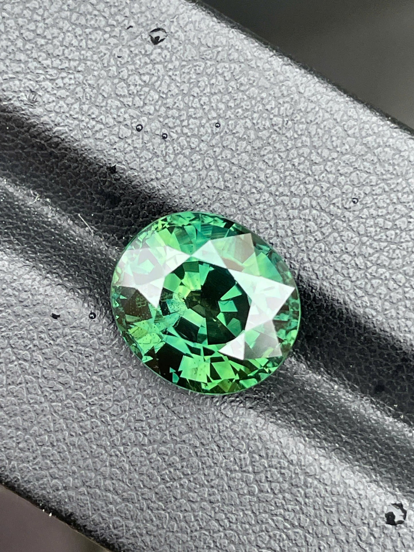 7.5 Carats Green Sapphire