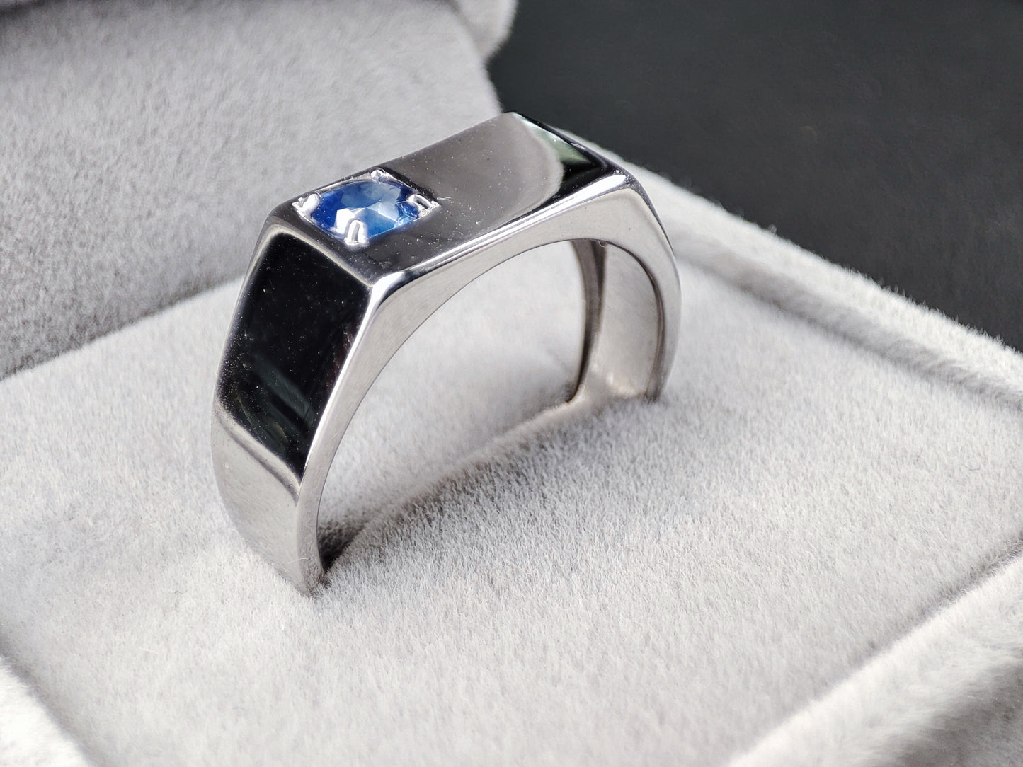 Sapphire and With Gold 18 Cts Ring for Men