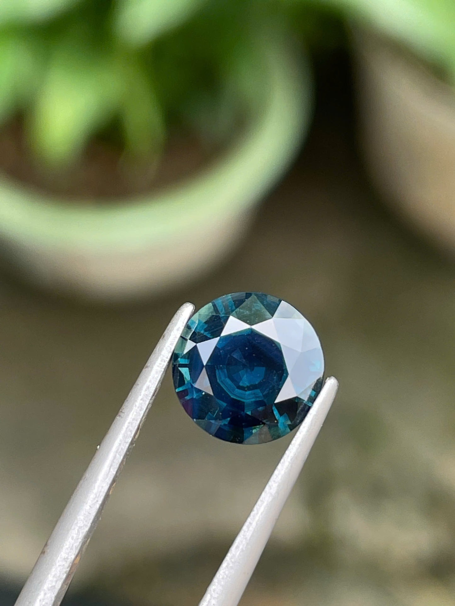 2.5 Carats Deep Blue Sapphire
